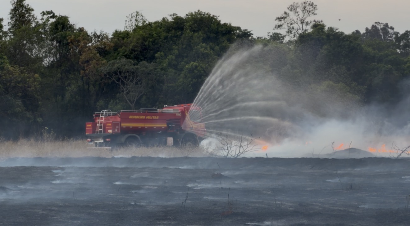 Incêndio em pasto é controlado próximo ao Cinturão Verde, em Costa Rica