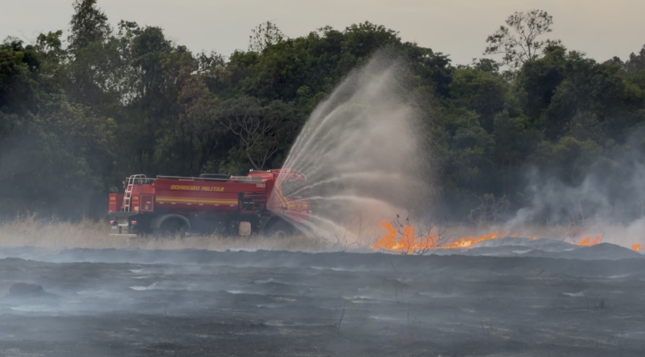 Incêndio em pasto é controlado próximo ao Cinturão Verde, em Costa Rica
