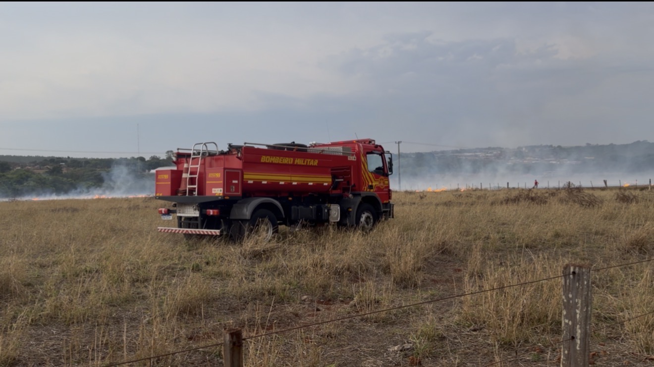 Incêndio em pasto é controlado próximo ao Cinturão Verde, em Costa Rica